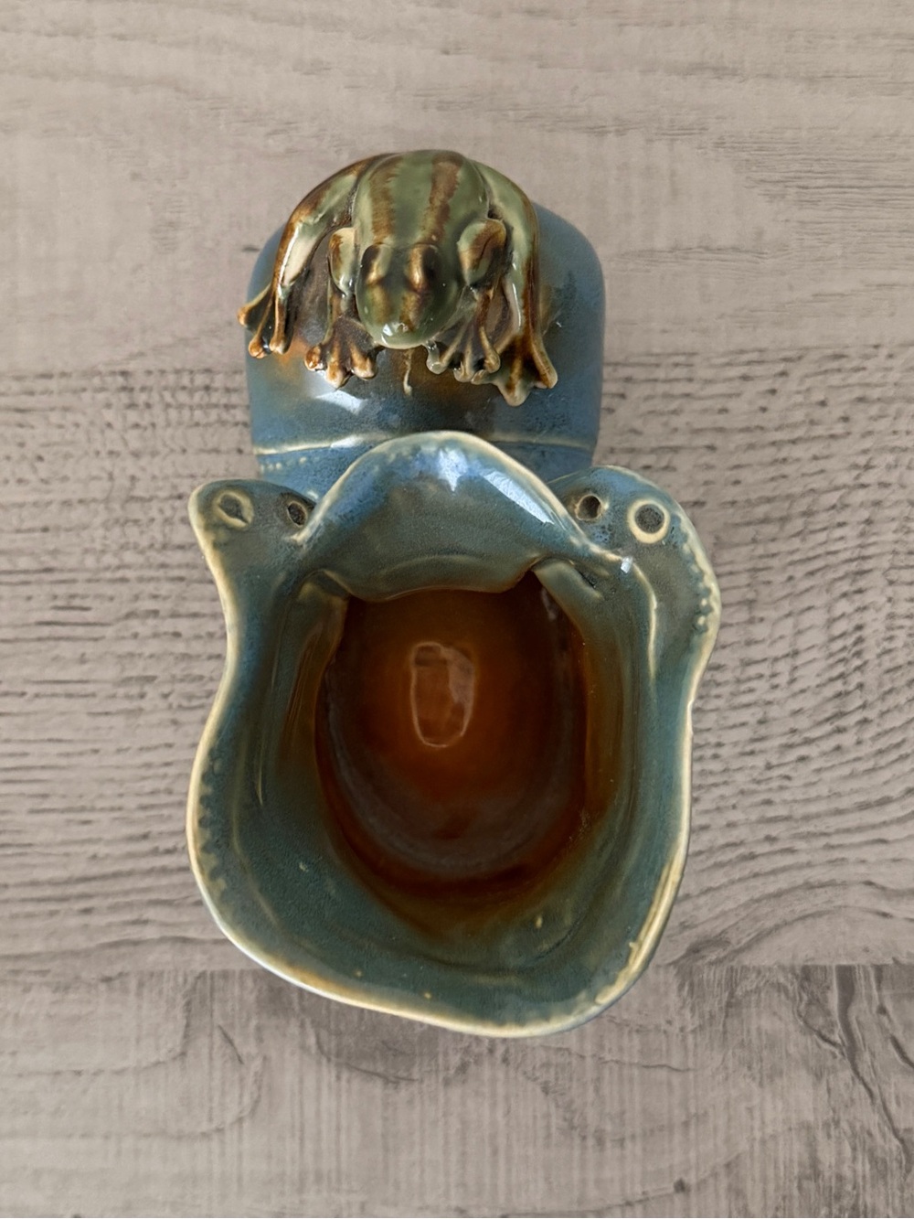 Boot and the Frog Small Vase - Picture 7 of 8